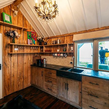 Вілла The Settlers Hut Oneroa Екстер'єр фото